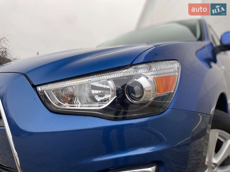 Внедорожник / Кроссовер Mitsubishi Outlander Sport 2015 в Киеве