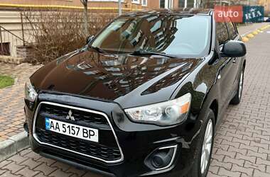 Позашляховик / Кросовер Mitsubishi Outlander Sport 2014 в Києві