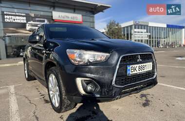 Внедорожник / Кроссовер Mitsubishi Outlander Sport 2015 в Ровно