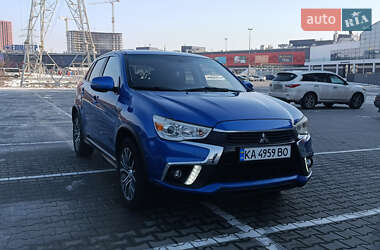 Позашляховик / Кросовер Mitsubishi Outlander Sport 2017 в Києві