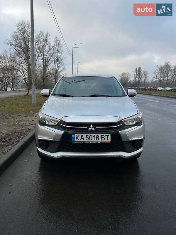 Внедорожник / Кроссовер Mitsubishi Outlander Sport 2018 в Киеве