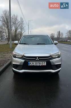 Внедорожник / Кроссовер Mitsubishi Outlander Sport 2018 в 