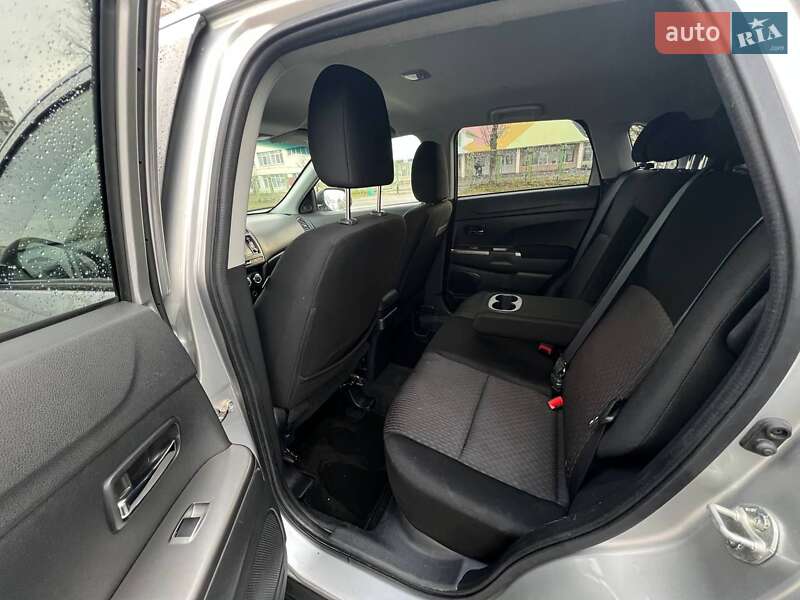 Внедорожник / Кроссовер Mitsubishi Outlander Sport 2018 в Киеве