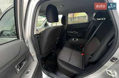 Внедорожник / Кроссовер Mitsubishi Outlander Sport 2018 в 