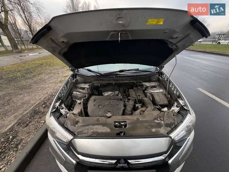 Внедорожник / Кроссовер Mitsubishi Outlander Sport 2018 в Киеве