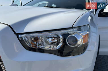 Внедорожник / Кроссовер Mitsubishi Outlander Sport 2015 в 