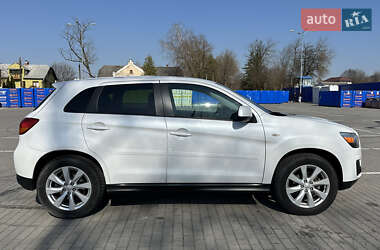 Внедорожник / Кроссовер Mitsubishi Outlander Sport 2015 в 