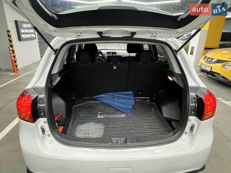 Позашляховик / Кросовер Mitsubishi Outlander Sport 2016 в Києві