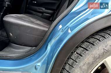 Внедорожник / Кроссовер Mitsubishi Outlander Sport 2013 в 