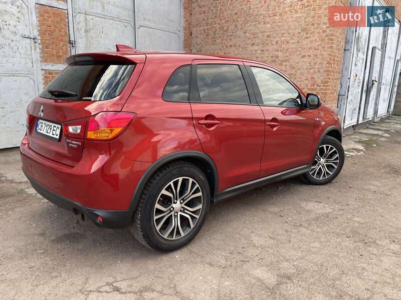 Позашляховик / Кросовер Mitsubishi Outlander Sport 2016 в Варві