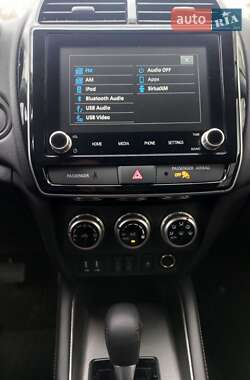 Внедорожник / Кроссовер Mitsubishi Outlander Sport 2022 в 