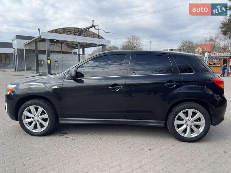 Внедорожник / Кроссовер Mitsubishi Outlander Sport 2015 в Ровно