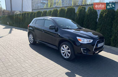 Позашляховик / Кросовер Mitsubishi Outlander Sport 2015 в 