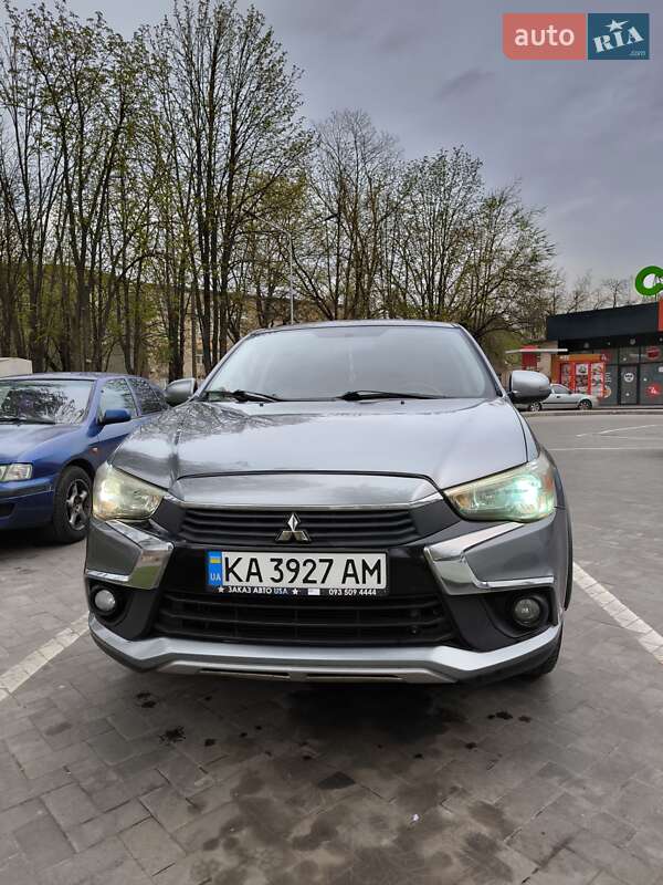 Внедорожник / Кроссовер Mitsubishi Outlander Sport 2016 в Кривом Роге