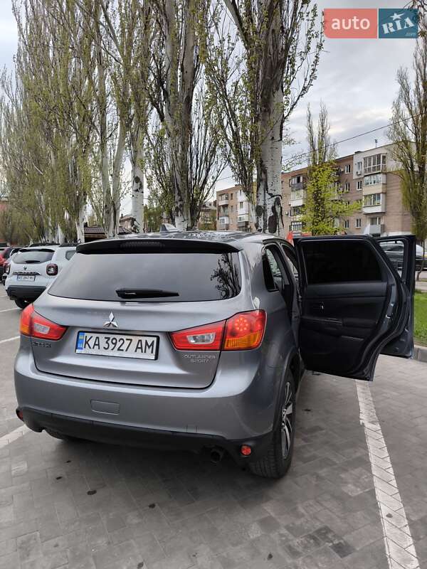 Внедорожник / Кроссовер Mitsubishi Outlander Sport 2016 в Кривом Роге