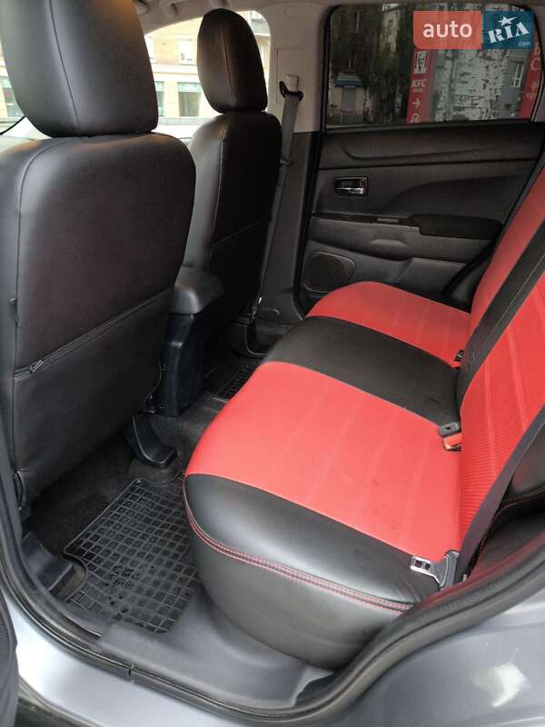 Внедорожник / Кроссовер Mitsubishi Outlander Sport 2016 в Кривом Роге