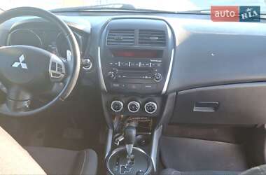 Внедорожник / Кроссовер Mitsubishi Outlander Sport 2012 в 