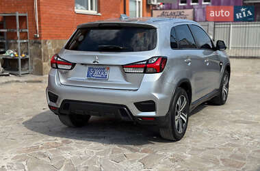 Позашляховик / Кросовер Mitsubishi Outlander Sport 2022 в Києві