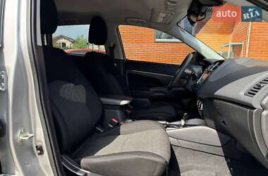 Внедорожник / Кроссовер Mitsubishi Outlander Sport 2022 в 