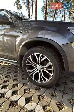 Позашляховик / Кросовер Mitsubishi Outlander Sport 2018 в 