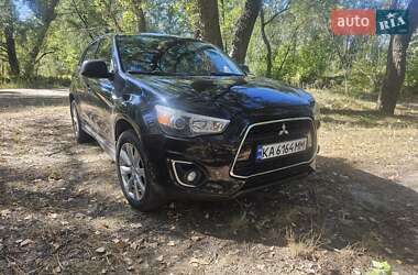Внедорожник / Кроссовер Mitsubishi Outlander Sport 2015 в Киеве