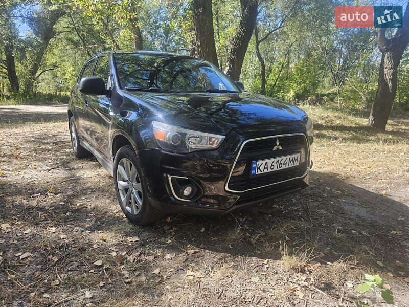 Mitsubishi Outlander Sport 2015