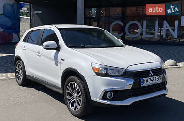 Внедорожник / Кроссовер Mitsubishi Outlander Sport 2016 в Киеве