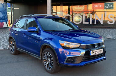 Внедорожник / Кроссовер Mitsubishi Outlander Sport 2016 в Киеве