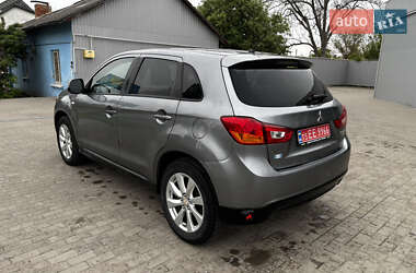 Внедорожник / Кроссовер Mitsubishi Outlander Sport 2015 в 