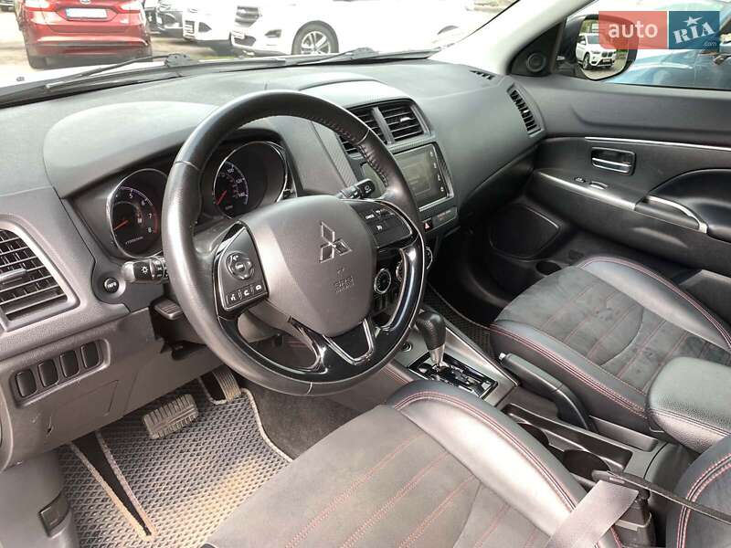 Внедорожник / Кроссовер Mitsubishi Outlander Sport 2018 в Виннице