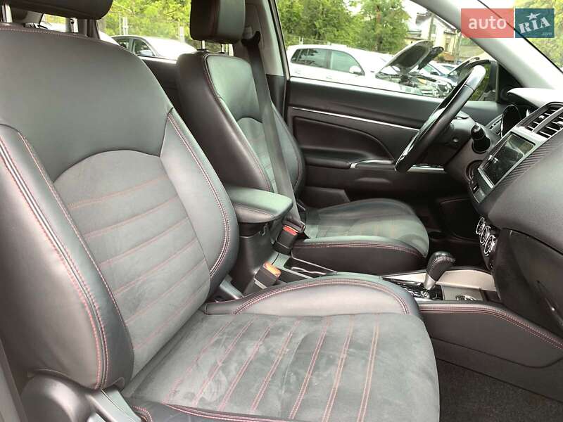 Внедорожник / Кроссовер Mitsubishi Outlander Sport 2018 в Виннице