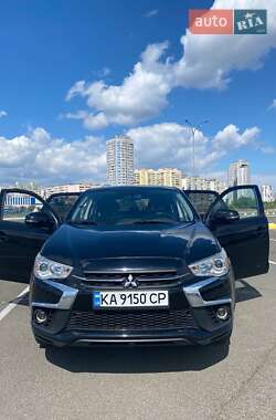 Позашляховик / Кросовер Mitsubishi Outlander Sport 2017 в 