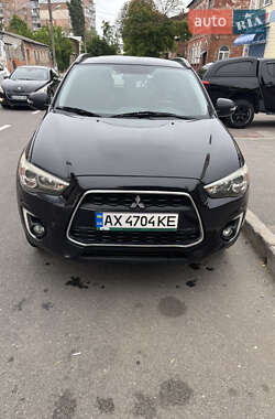 Позашляховик / Кросовер Mitsubishi Outlander Sport 2015 в Харкові