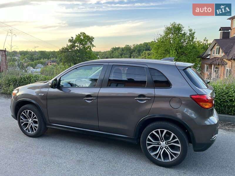 Внедорожник / Кроссовер Mitsubishi Outlander Sport 2019 в Киеве