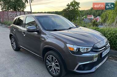 Внедорожник / Кроссовер Mitsubishi Outlander Sport 2019 в Киеве