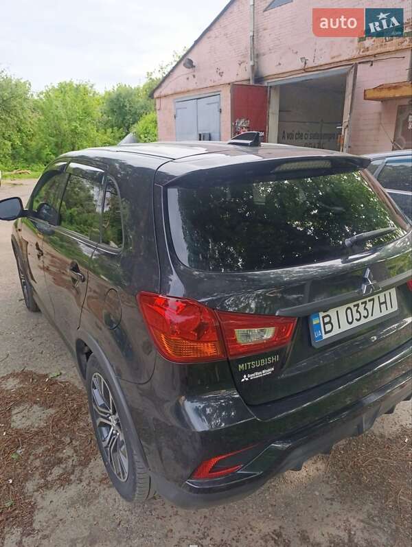 Внедорожник / Кроссовер Mitsubishi Outlander Sport 2019 в Полтаве фото 3 Внедорожник / Кроссовер Mitsubishi Outlander Sport 2019 в Полтаве