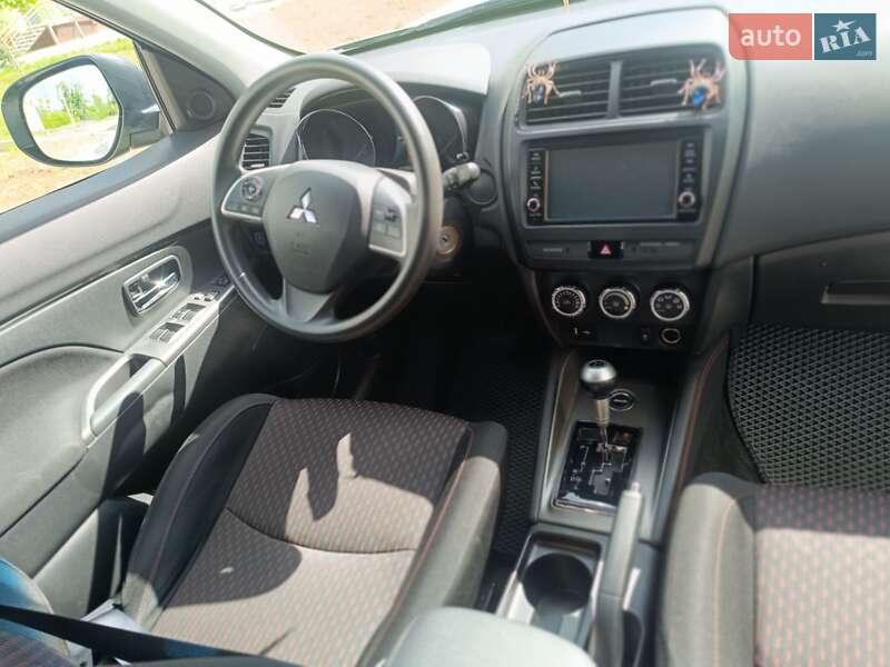 Внедорожник / Кроссовер Mitsubishi Outlander Sport 2018 в Харькове