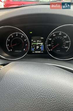 Внедорожник / Кроссовер Mitsubishi Outlander Sport 2016 в 