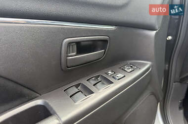 Внедорожник / Кроссовер Mitsubishi Outlander Sport 2015 в 