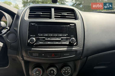 Внедорожник / Кроссовер Mitsubishi Outlander Sport 2015 в 