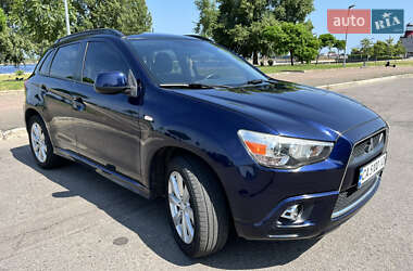 Внедорожник / Кроссовер Mitsubishi Outlander Sport 2012 в 
