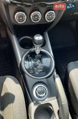 Внедорожник / Кроссовер Mitsubishi Outlander Sport 2012 в 