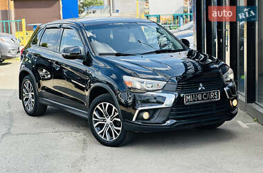 Позашляховик / Кросовер Mitsubishi Outlander Sport 2016 в Харкові