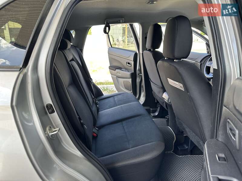 Внедорожник / Кроссовер Mitsubishi Outlander Sport 2015 в Днепре