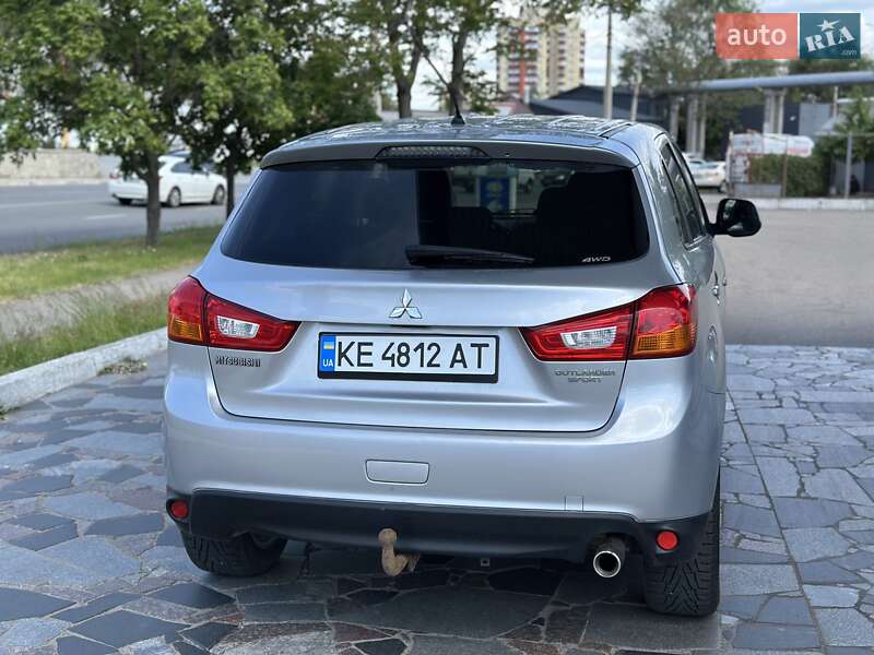 Внедорожник / Кроссовер Mitsubishi Outlander Sport 2015 в Днепре