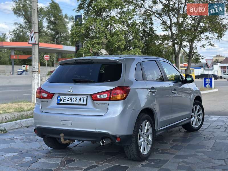 Внедорожник / Кроссовер Mitsubishi Outlander Sport 2015 в Днепре