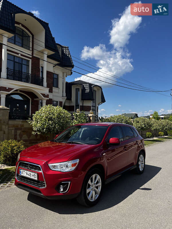 Внедорожник / Кроссовер Mitsubishi Outlander Sport 2015 в 