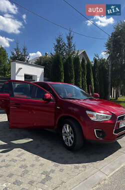 Внедорожник / Кроссовер Mitsubishi Outlander Sport 2015 в 