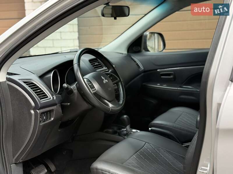 Позашляховик / Кросовер Mitsubishi Outlander Sport 2014 в Чернігові