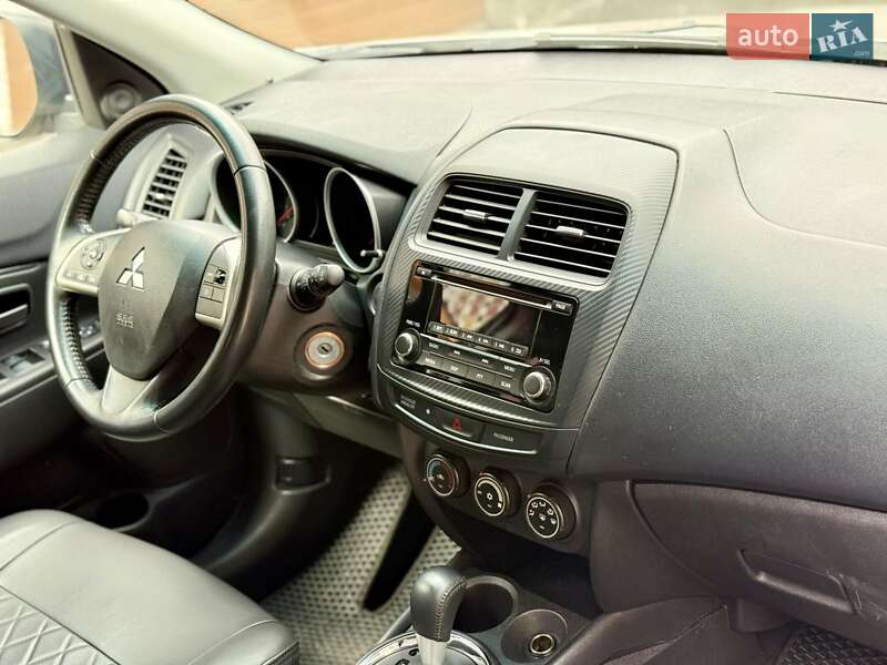 Позашляховик / Кросовер Mitsubishi Outlander Sport 2014 в Чернігові